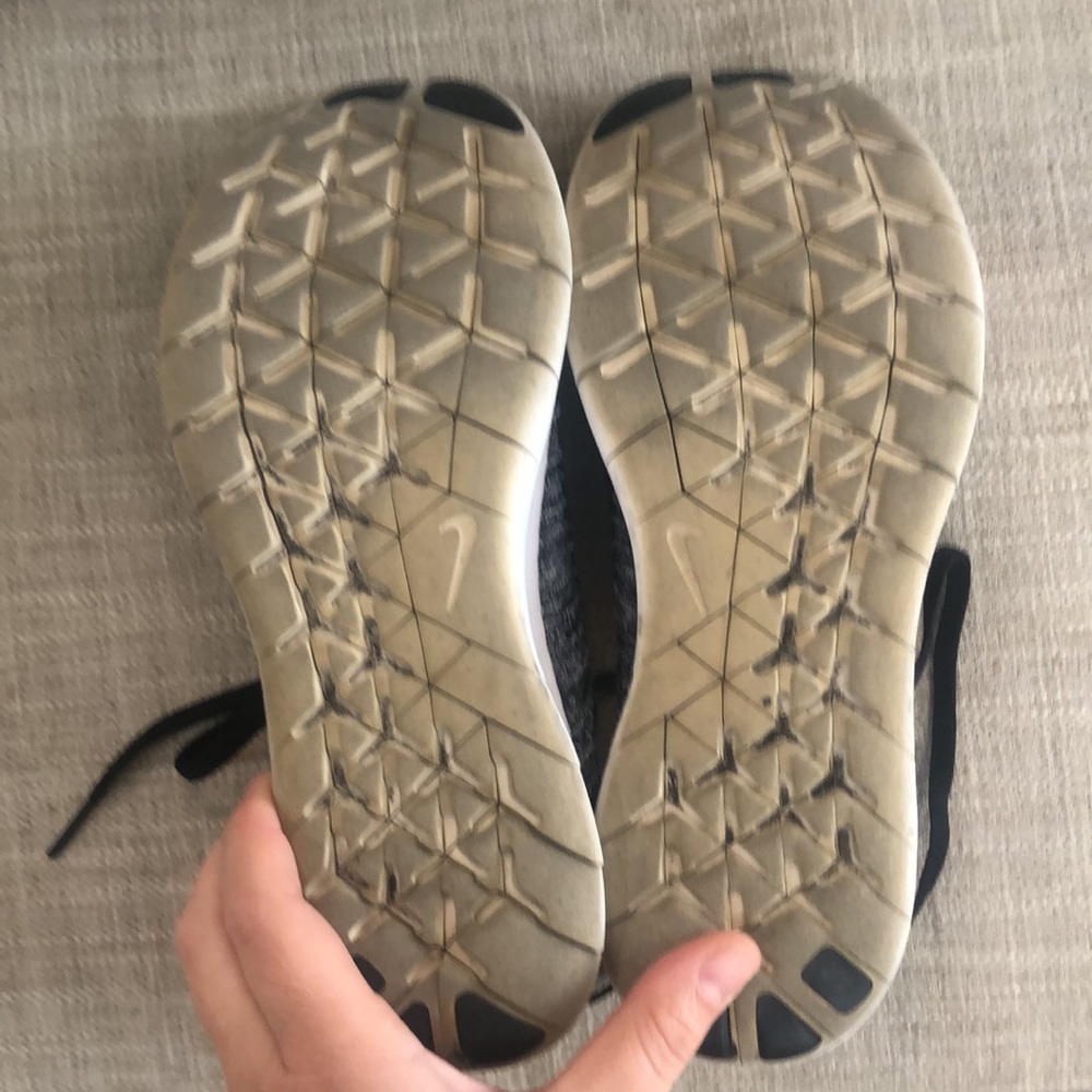 Nike black shoes - Picture 7 of 7